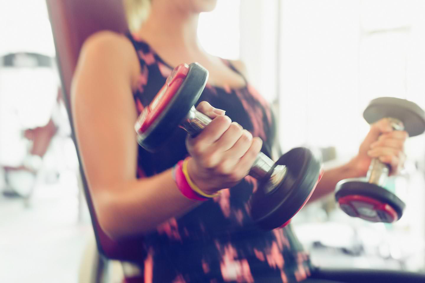 フリーウェイトで効率的に筋トレ スポーツクラブ スポーツジムならメガロス